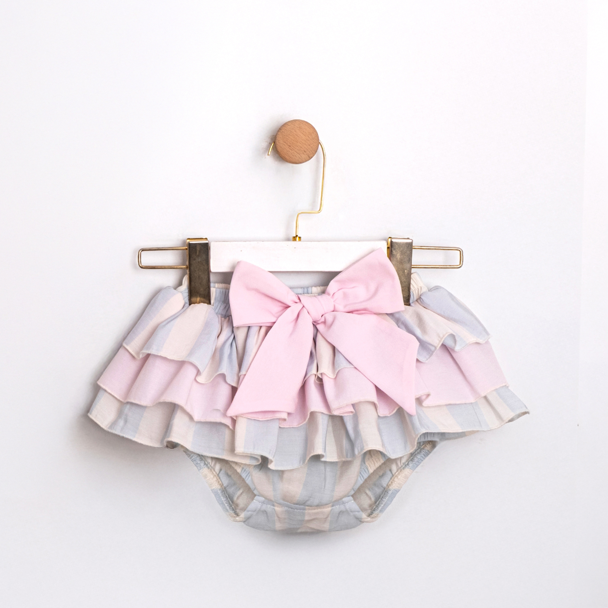 FİYONK DETAYLI KIZ  BEBEK ŞORT