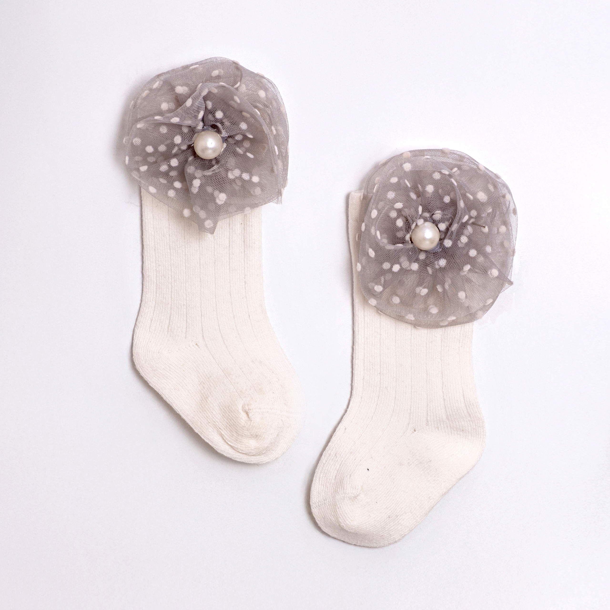 KIZ ÇORAP GRİ PUANTİYELİ TÜL İNCİLİ  0/6-9/18 AY