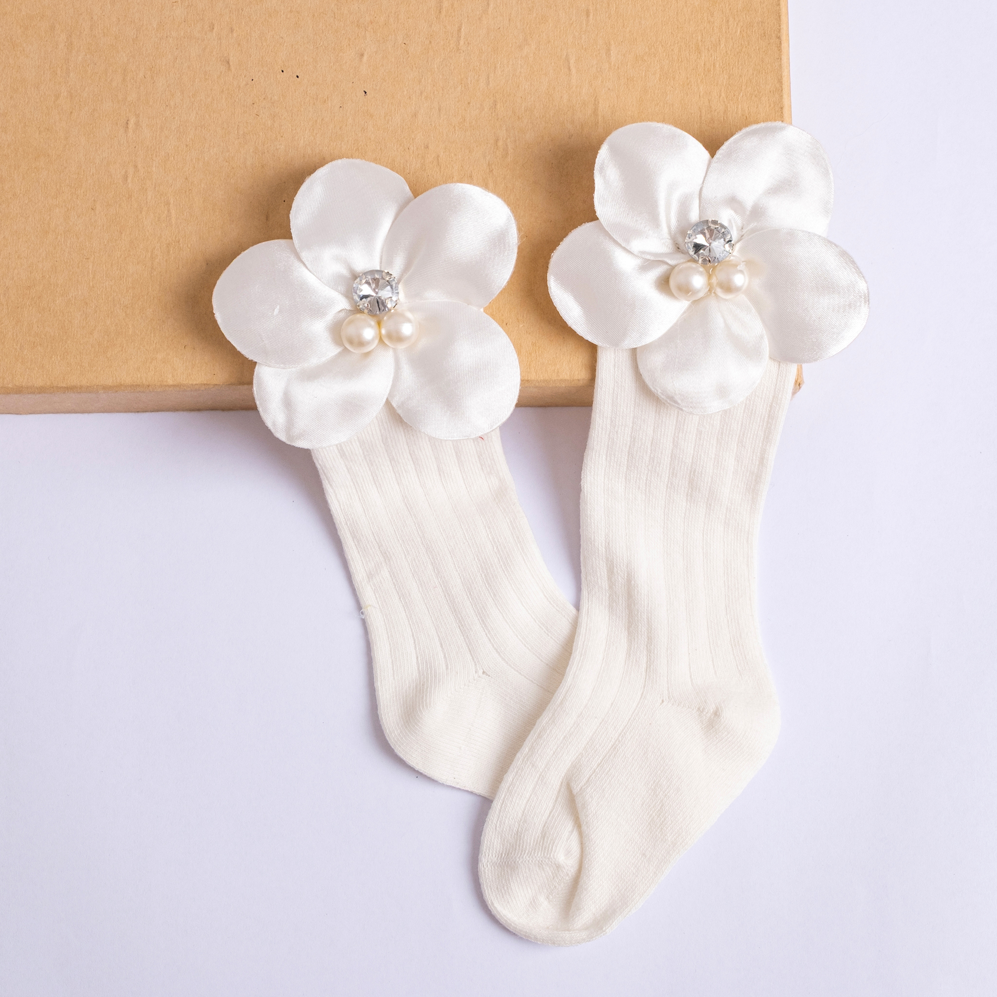 KIZ ÇORAP İNCİLİ 2/3-4/5 YAŞ